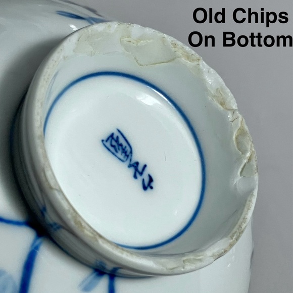 VINTAGE JAPANESE RICE BOWLS / Blue Cherry Blossom Decoration / Chips On Bottom - Picture 9 of 11